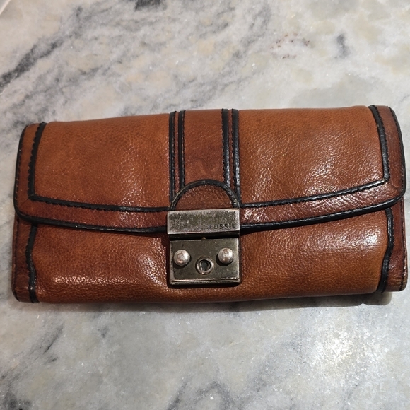 Fossil Brown Leather Long Wallet with Metal Clasp - Picture 13 of 15